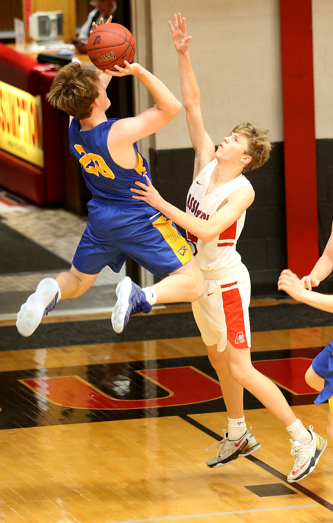 112918-Assumption-Basketball-003